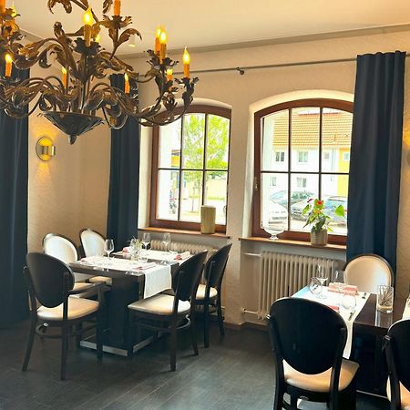 Gasthaus Lamm นอยเอนชตัดท์ อัม คอเคอร์ ภายนอก รูปภาพ
